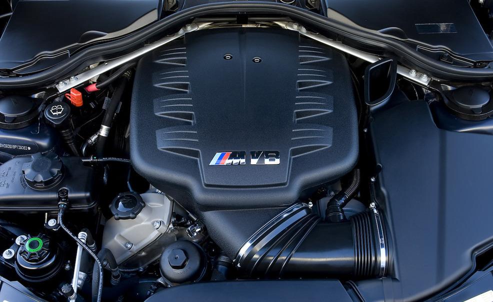 2008-bmw-m3-40-liter-v-8-engine-photo-208255-s-986x603